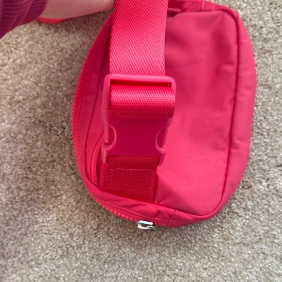 Lululemon Pink Belt Bag size 1L - Picture 7 of 12